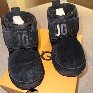 Toddler Uggz size 9